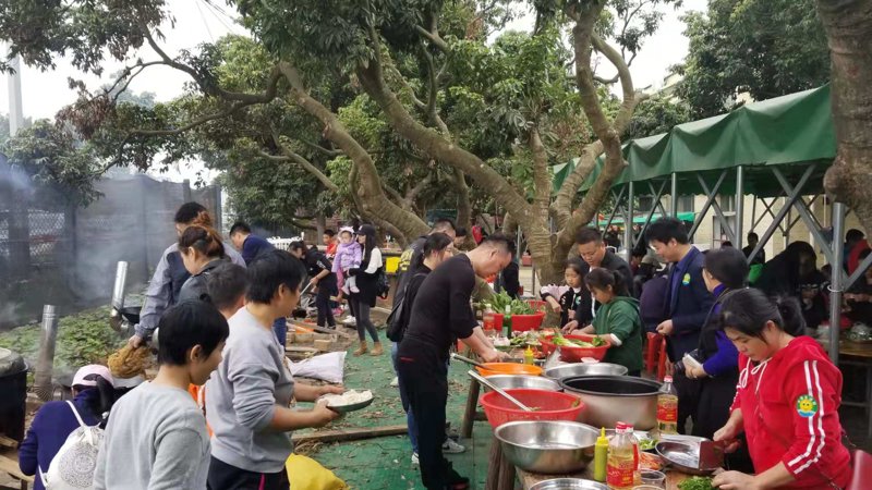 现代养殖基地：农业发展的新引擎